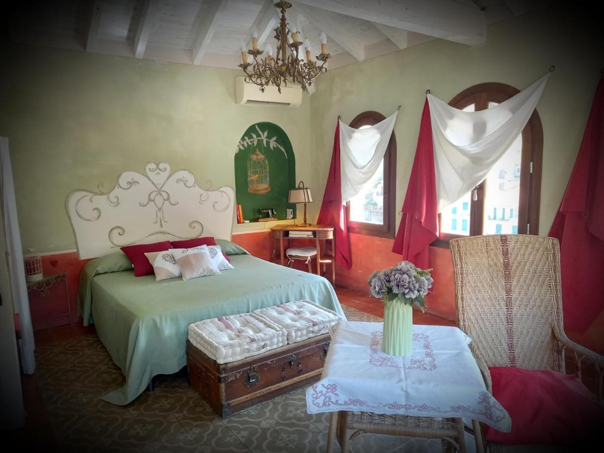 La Casa Rosa Bed and Breakfast Pigna Buitenkant foto