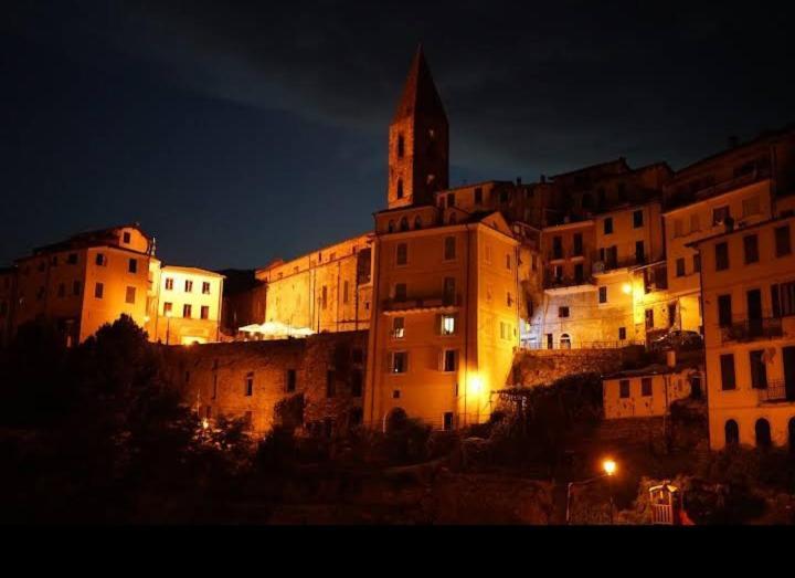 La Casa Rosa Bed and Breakfast Pigna Buitenkant foto