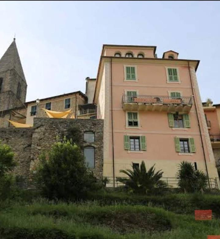 La Casa Rosa Bed and Breakfast Pigna Buitenkant foto