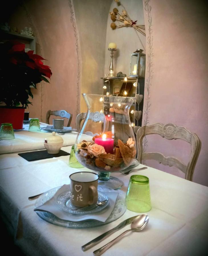 La Casa Rosa Bed and Breakfast Pigna Buitenkant foto