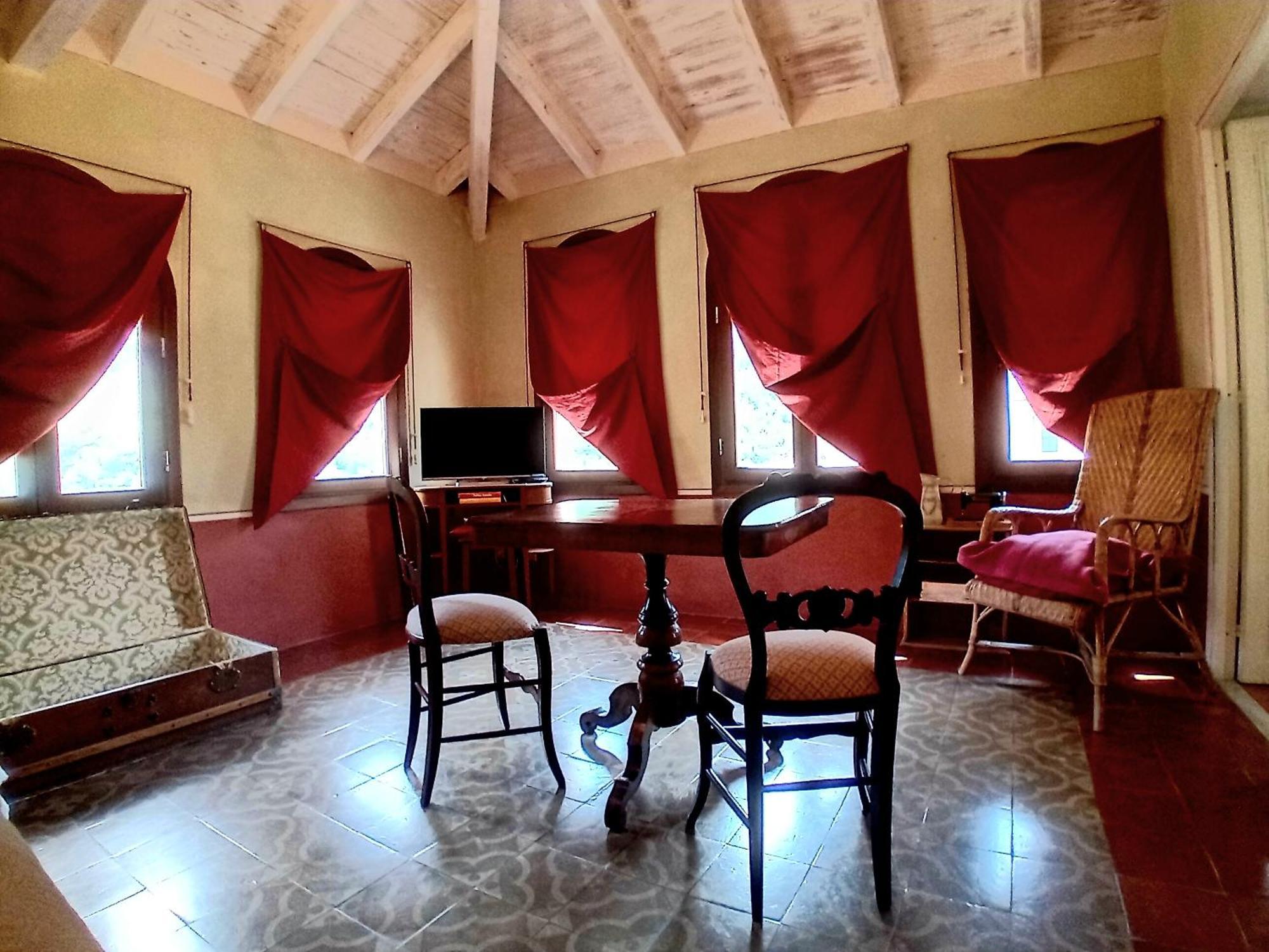 La Casa Rosa Bed and Breakfast Pigna Buitenkant foto